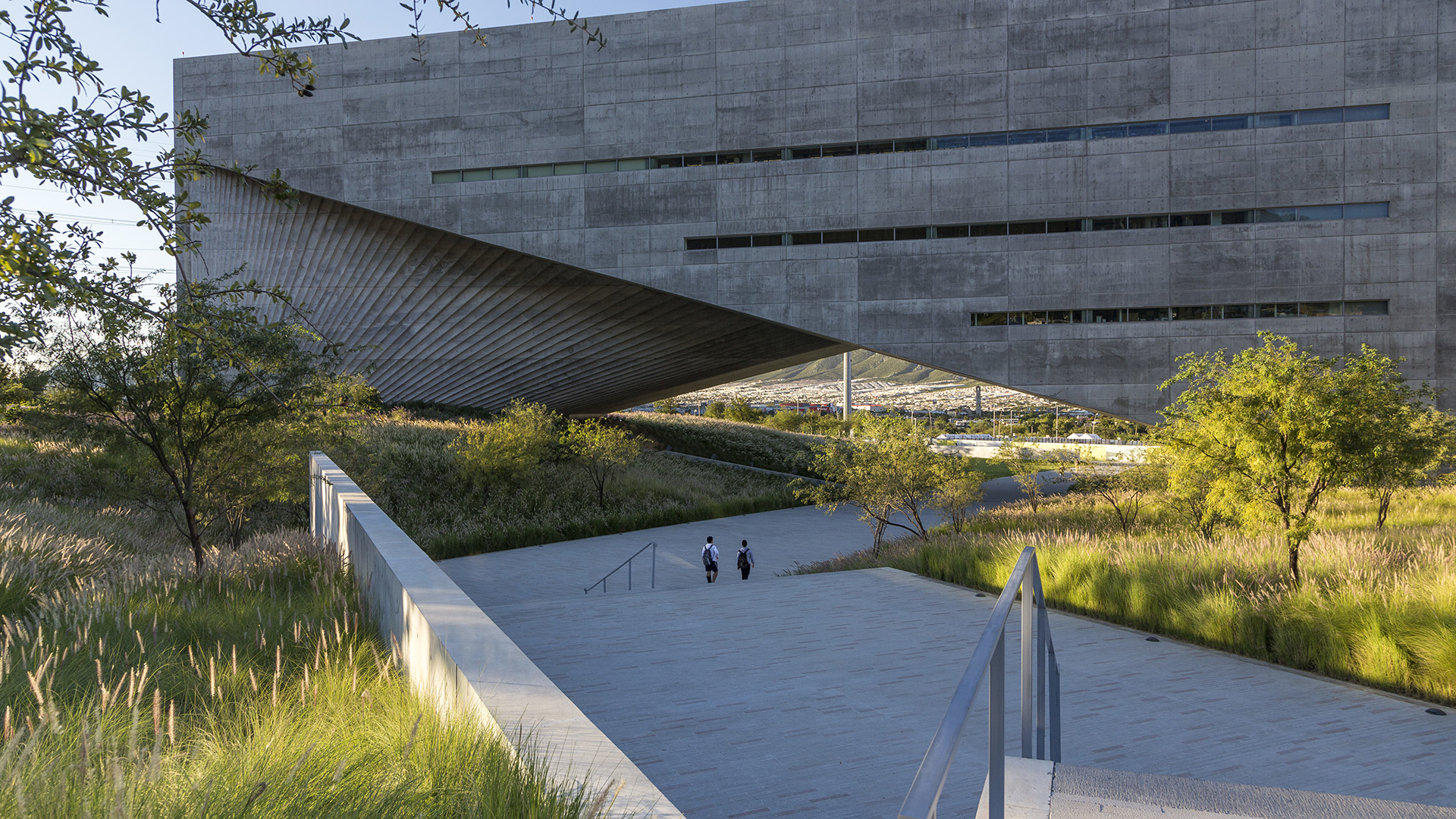 UDEM - University of Monterrey - Jonnu Singleton-0149.jpg