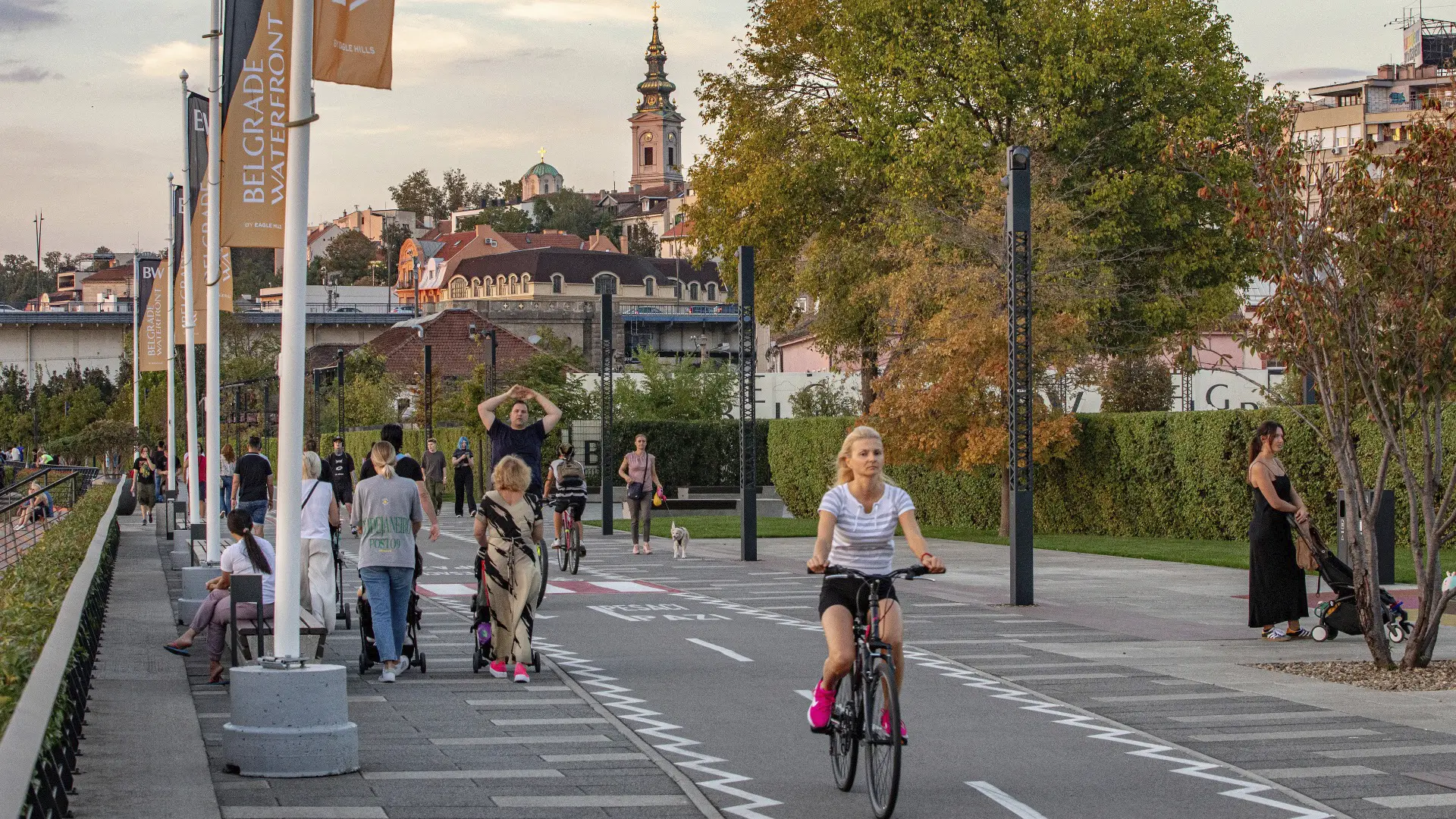 Belgrade Promenade SWA 16