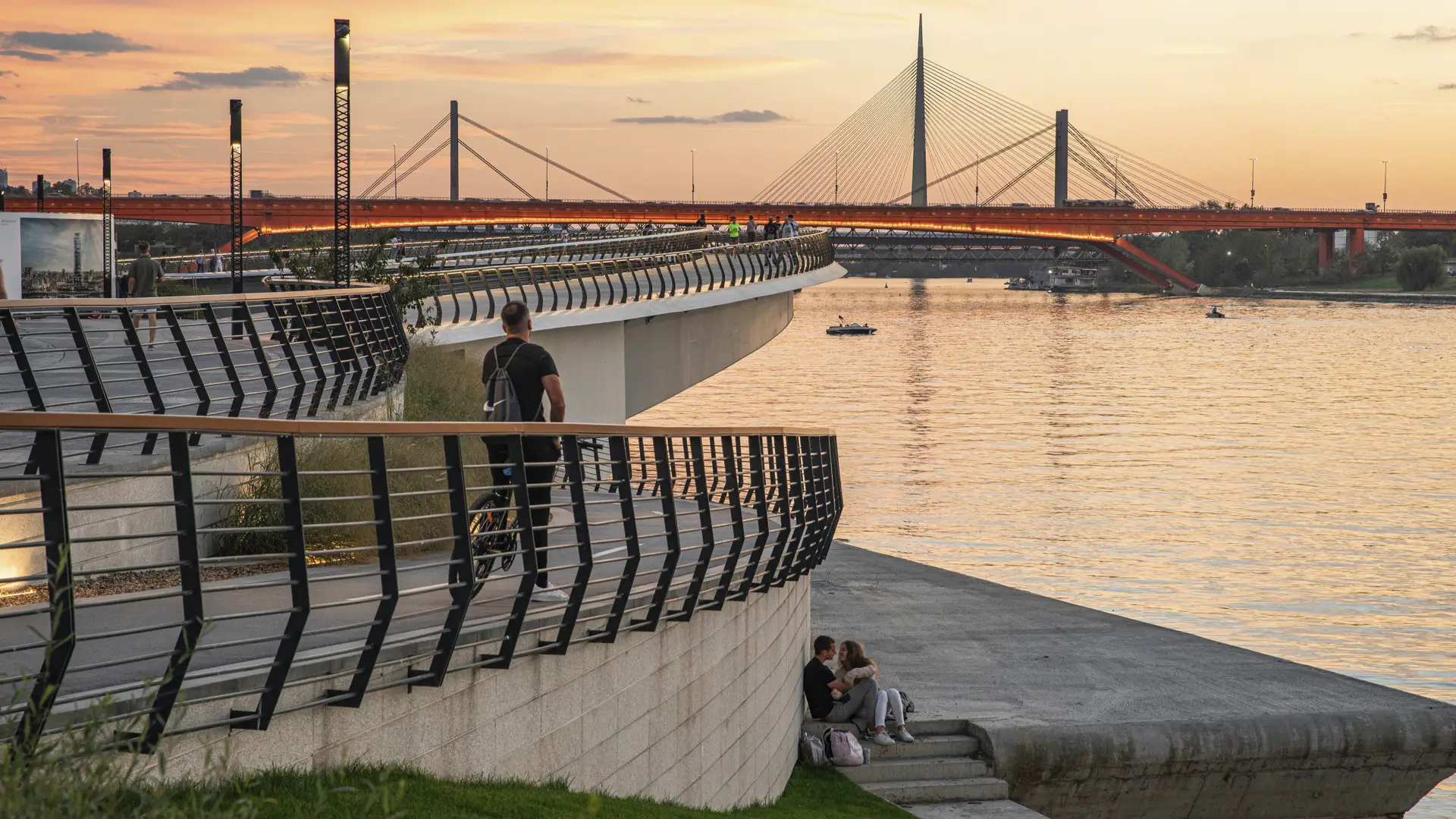 Belgrade Promenade SWA 24