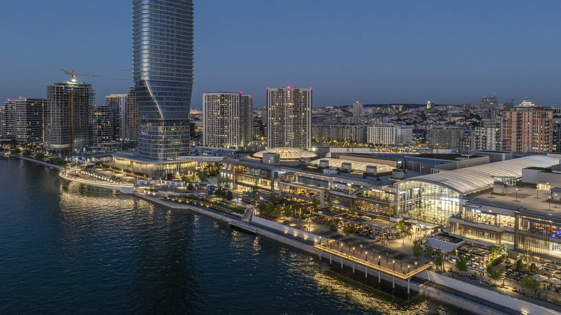 Belgrade Promenade SWA 32