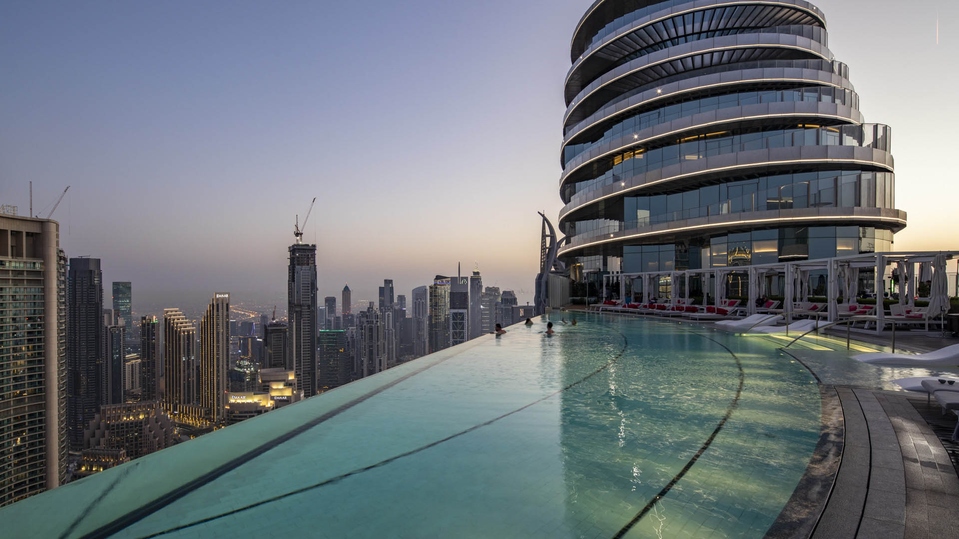 Sky View Hotel-David Lloyd-1120