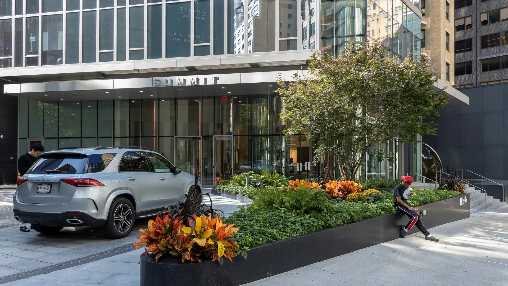 The Summit 44 St (8)