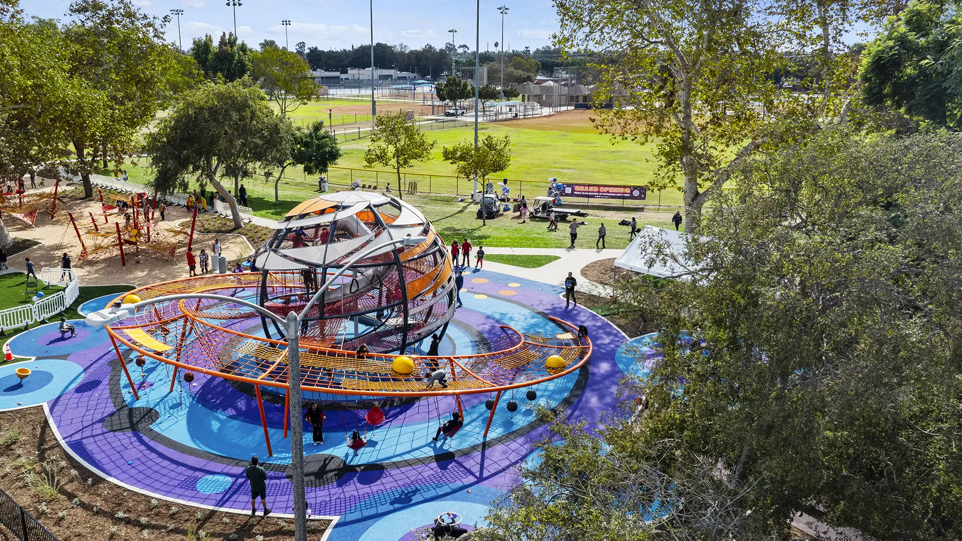 Lynwood-Mega-Playground---Bill-Tatham--12