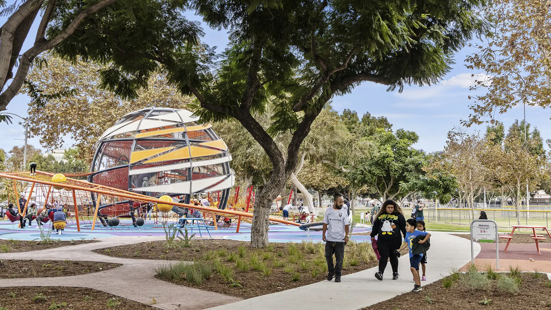 Lynwood-Mega-Playground---Bill-Tatham-5903