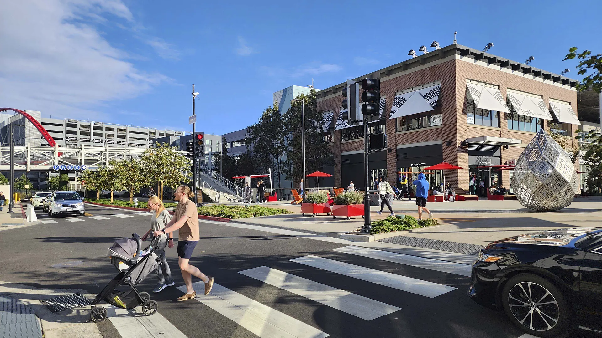 12 Bay Street Plaza Creek Plaza after