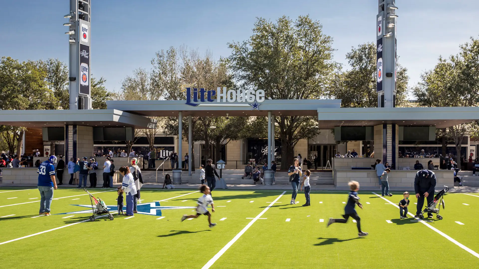 DAL_Miller Lite House Plaza (4)