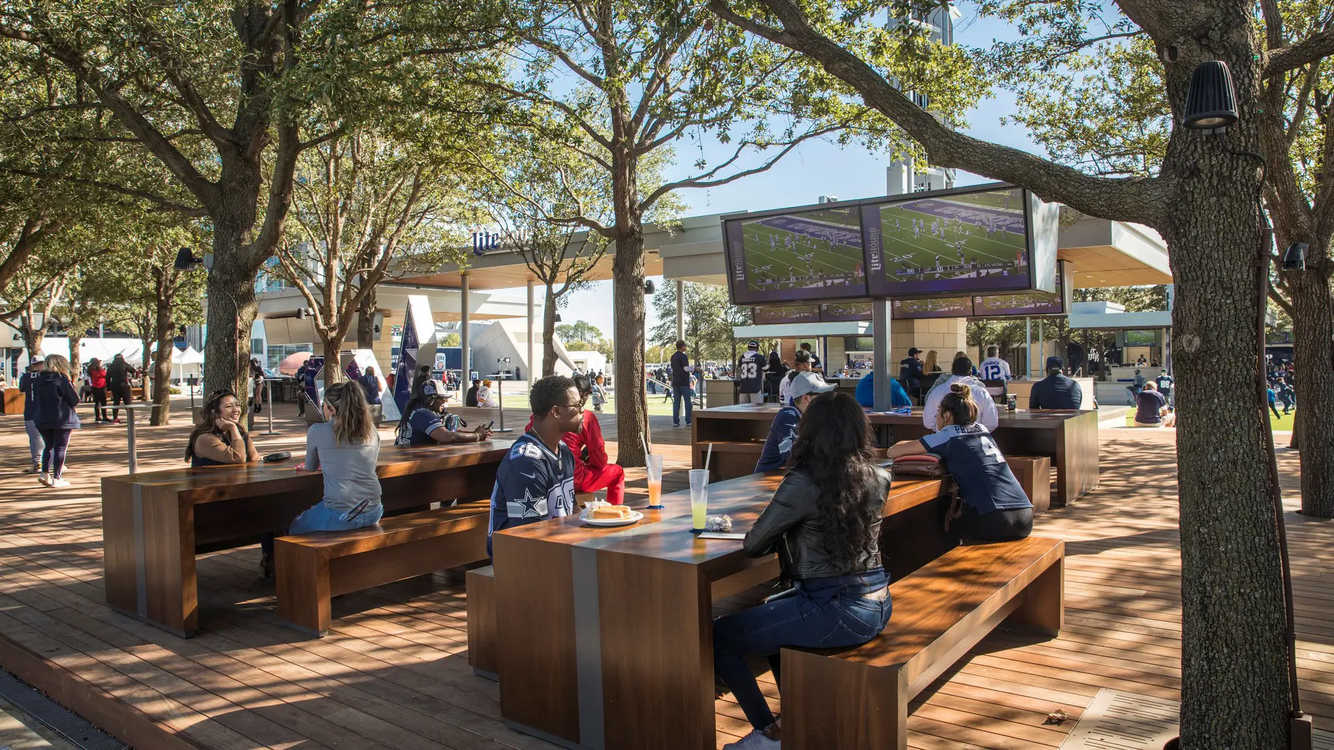 DAL_Miller Lite House Plaza (6)
