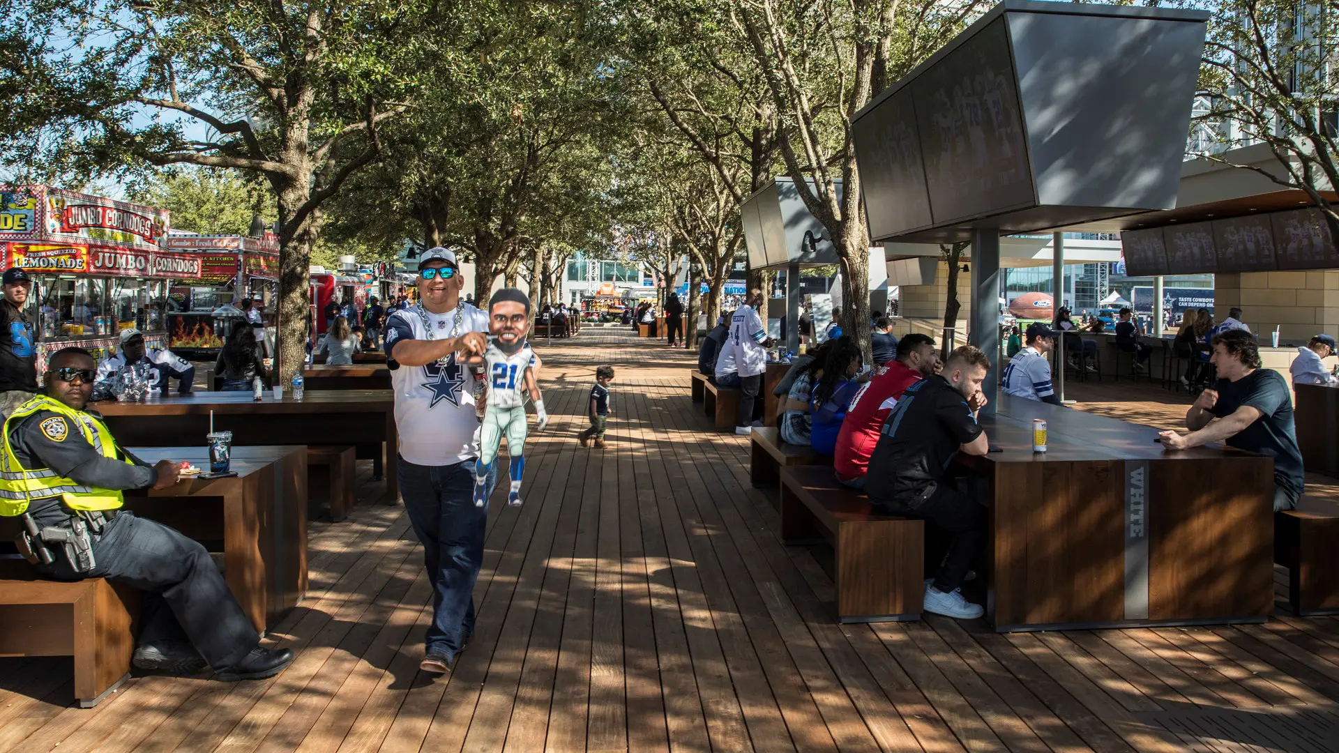 DAL_Miller Lite House Plaza (8)