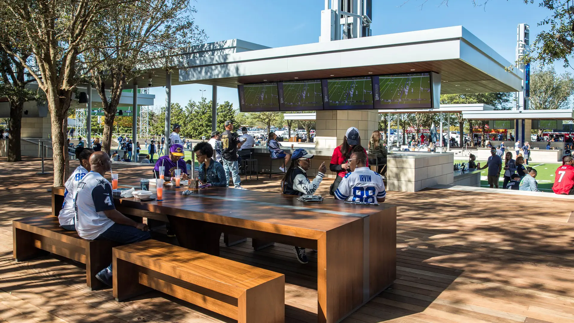DAL_Miller Lite House Plaza (9)
