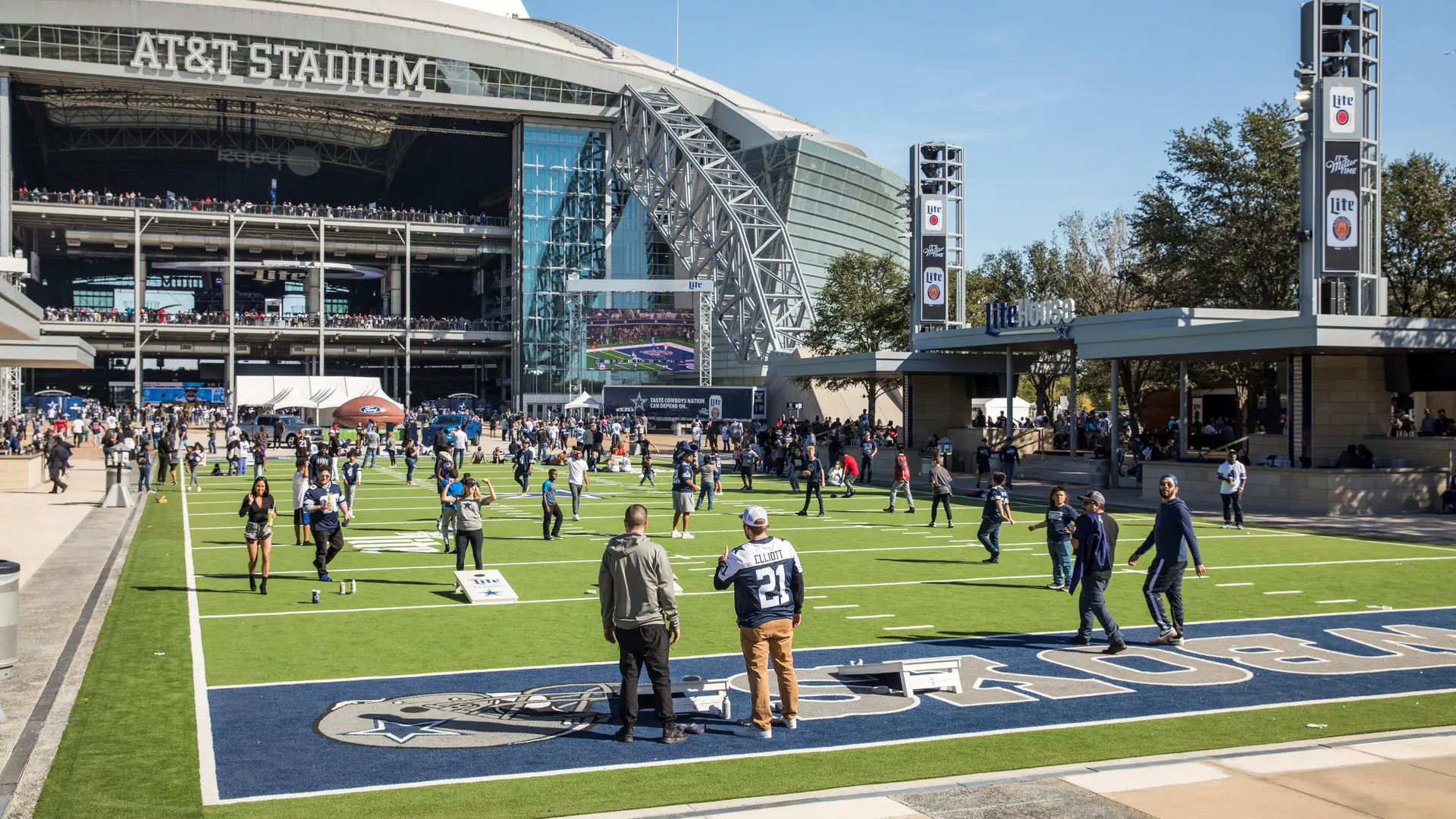DAL_Miller Lite House Plaza (12)